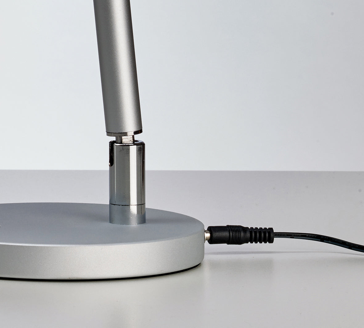 4-Lampa kosmetyczna bezcieniowa PROMED LTL-749 LED-4