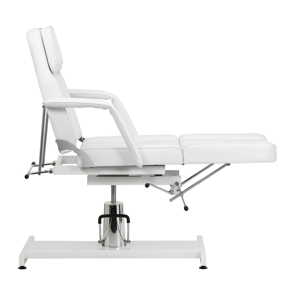 Sillon 210 chair reclined position with footrest for salon services